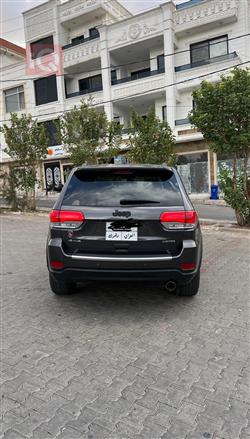 جیپ گراند شیرۆکی